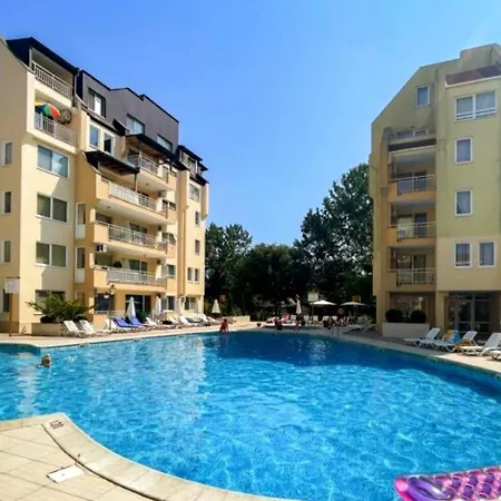 Harmony Suites-1 Private Apartment 42А アパート *