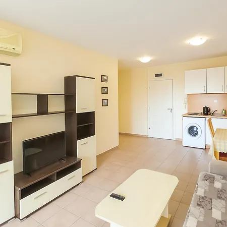 Harmony Suites-1 Private Apartment 42А *