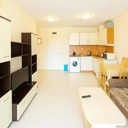 Harmony Suites-1 Private Apartment 42А *